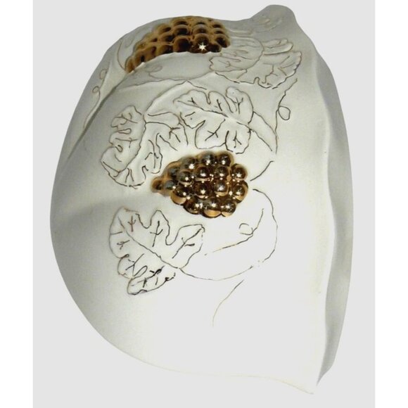 Rare Vintage White Ceramic Wall Pocket Vase With Gilded Grapes & Leaf Design - Picture 2 of 5